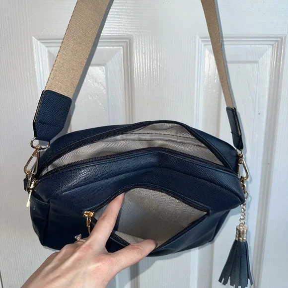 Navy Blue Crossbody bag - Picture 4 of 6